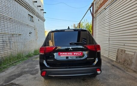 Mitsubishi Outlander III рестайлинг 3, 2015 год, 1 815 000 рублей, 5 фотография