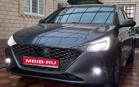 Hyundai Solaris II рестайлинг, 2022 год, 1 700 000 рублей, 2 фотография