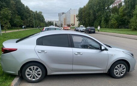 KIA Rio IV, 2017 год, 1 140 000 рублей, 2 фотография