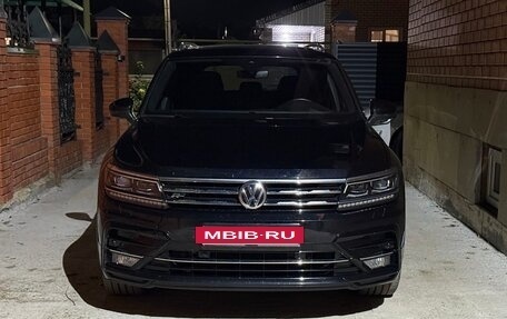 Volkswagen Tiguan II, 2020 год, 2 450 000 рублей, 3 фотография