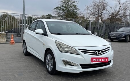 Hyundai Solaris II рестайлинг, 2015 год, 1 100 000 рублей, 4 фотография