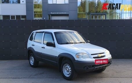 Chevrolet Niva I рестайлинг, 2018 год, 670 000 рублей, 3 фотография