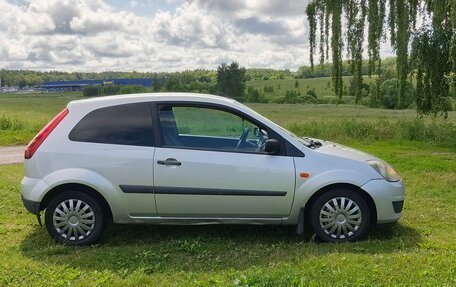 Ford Fiesta, 2006 год, 278 000 рублей, 4 фотография