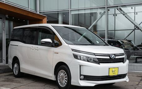 Toyota Voxy III, 2014 год, 1 835 000 рублей, 5 фотография