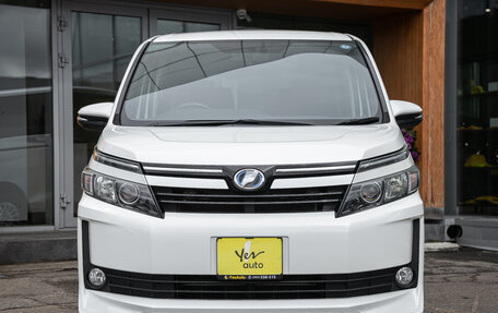 Toyota Voxy III, 2014 год, 1 835 000 рублей, 4 фотография