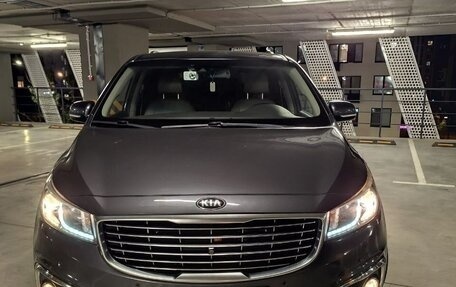 KIA Carnival III, 2017 год, 2 650 000 рублей, 2 фотография