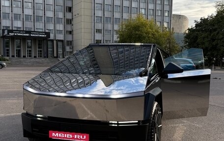 Tesla Cybertruck, 2024 год, 34 400 000 рублей, 2 фотография