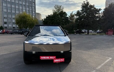 Tesla Cybertruck, 2024 год, 34 400 000 рублей, 4 фотография