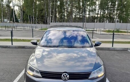 Volkswagen Jetta VI, 2013 год, 1 250 000 рублей, 2 фотография