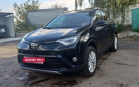 Toyota RAV4, 2018 год, 3 250 000 рублей, 5 фотография