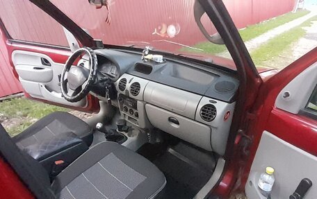 Renault Kangoo II рестайлинг, 2004 год, 280 000 рублей, 2 фотография