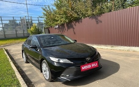 Toyota Camry, 2018 год, 3 050 000 рублей, 2 фотография