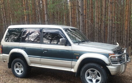 Mitsubishi Pajero III рестайлинг, 1992 год, 557 000 рублей, 2 фотография
