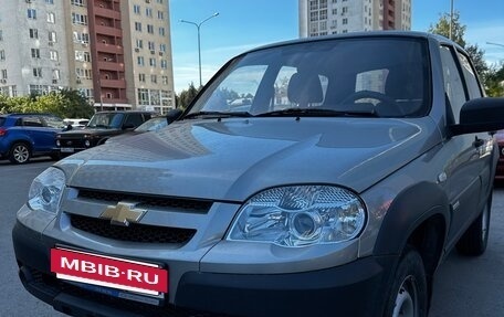 Chevrolet Niva I рестайлинг, 2015 год, 610 000 рублей, 2 фотография