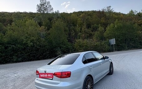 Volkswagen Jetta VI, 2015 год, 1 350 000 рублей, 4 фотография