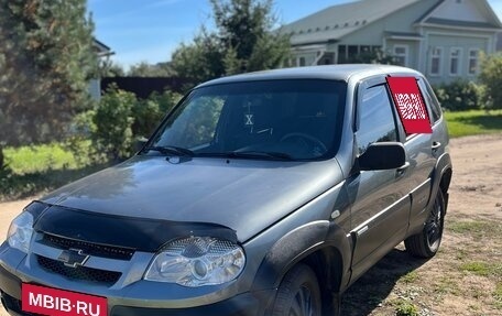 Chevrolet Niva I рестайлинг, 2011 год, 550 000 рублей, 3 фотография