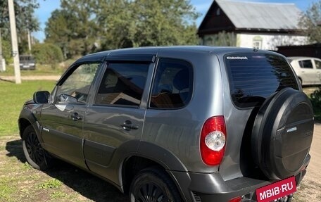 Chevrolet Niva I рестайлинг, 2011 год, 550 000 рублей, 4 фотография
