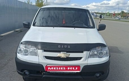 Chevrolet Niva I рестайлинг, 2014 год, 470 000 рублей, 3 фотография