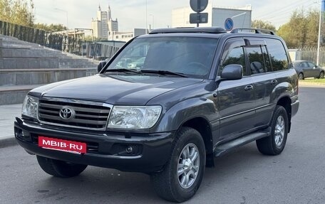 Toyota Land Cruiser 100 рестайлинг 2, 2005 год, 2 290 000 рублей, 3 фотография