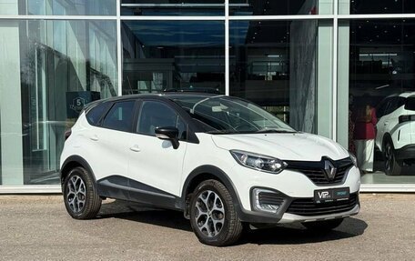 Renault Kaptur I рестайлинг, 2017 год, 1 375 000 рублей, 2 фотография