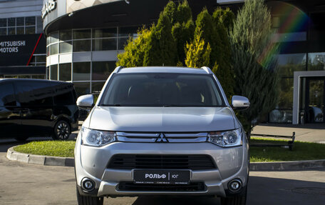 Mitsubishi Outlander III рестайлинг 3, 2014 год, 1 455 000 рублей, 2 фотография
