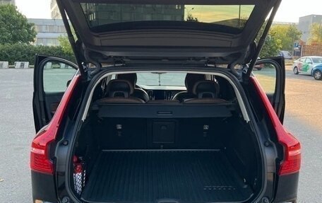 Volvo XC60 II, 2019 год, 3 990 000 рублей, 6 фотография