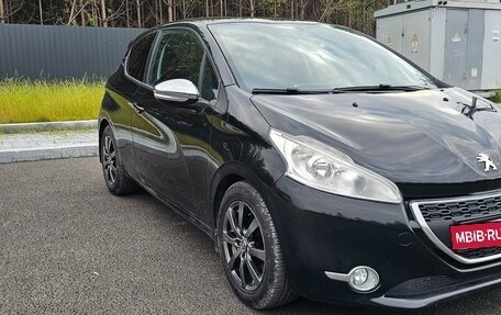 Peugeot 208 II, 2013 год, 875 000 рублей, 2 фотография