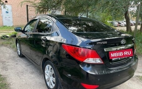 Hyundai Solaris II рестайлинг, 2011 год, 700 000 рублей, 6 фотография
