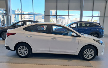 Hyundai Solaris II рестайлинг, 2021 год, 1 749 000 рублей, 5 фотография