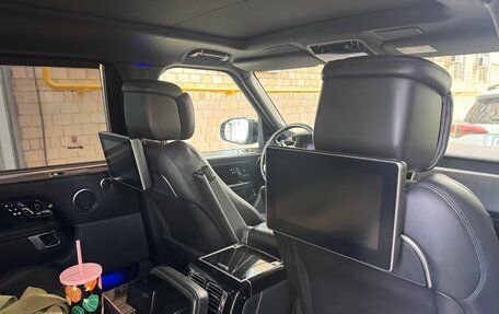 Land Rover Range Rover IV рестайлинг, 2018 год, 5 500 000 рублей, 3 фотография