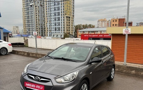 Hyundai Solaris II рестайлинг, 2013 год, 630 000 рублей, 3 фотография