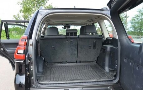 Toyota Land Cruiser Prado 150 рестайлинг 2, 2017 год, 3 950 000 рублей, 6 фотография