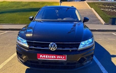 Volkswagen Tiguan II, 2019 год, 2 200 000 рублей, 3 фотография