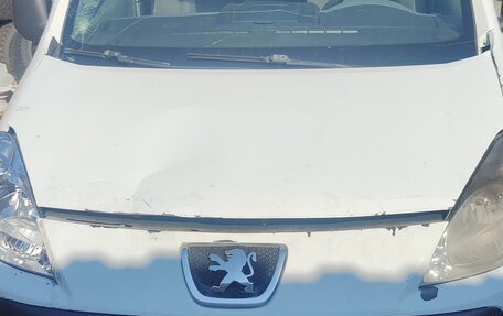 Peugeot Partner II рестайлинг 2, 2010 год, 295 000 рублей, 2 фотография