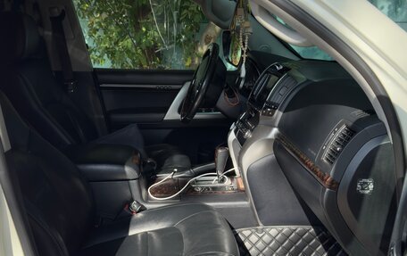 Toyota Land Cruiser 200, 2015 год, 4 200 000 рублей, 10 фотография