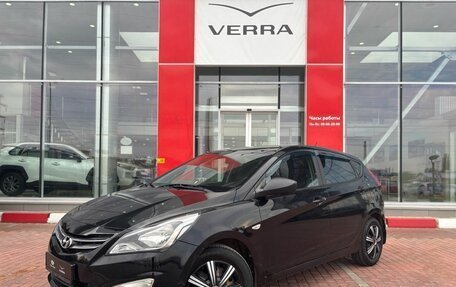 Hyundai Solaris II рестайлинг, 2015 год, 690 000 рублей, 1 фотография
