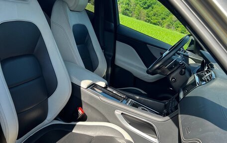 Jaguar F-Pace, 2018 год, 4 900 000 рублей, 7 фотография