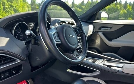 Jaguar F-Pace, 2018 год, 4 900 000 рублей, 8 фотография