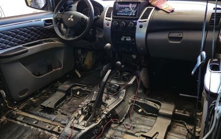 Mitsubishi Pajero Sport II рестайлинг, 2012 год, 1 700 000 рублей, 4 фотография