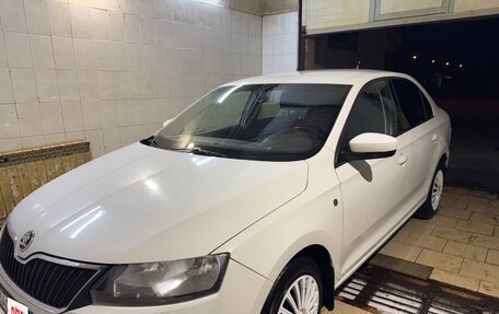 Skoda Rapid I, 2014 год, 900 000 рублей, 3 фотография