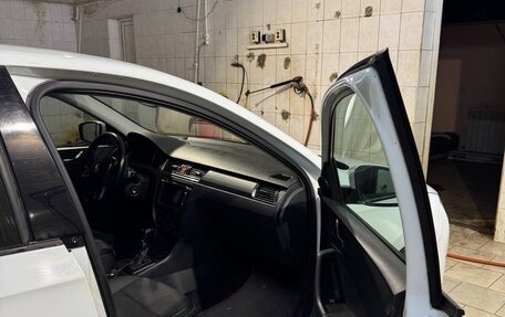 Skoda Rapid I, 2014 год, 900 000 рублей, 6 фотография