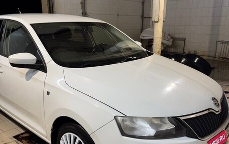 Skoda Rapid I, 2014 год, 900 000 рублей, 2 фотография