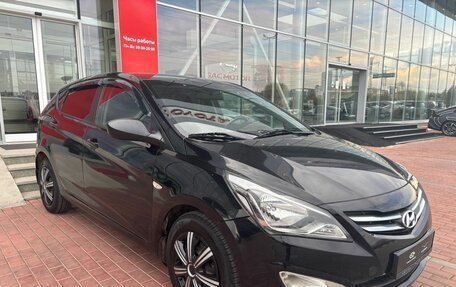 Hyundai Solaris II рестайлинг, 2015 год, 690 000 рублей, 3 фотография