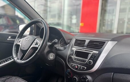 Hyundai Solaris II рестайлинг, 2015 год, 690 000 рублей, 11 фотография