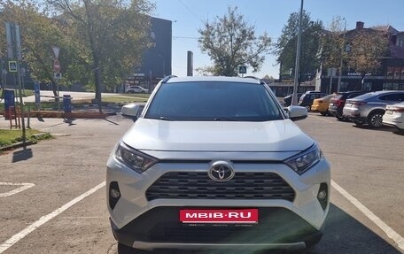 Toyota RAV4, 2020 год, 3 000 000 рублей, 1 фотография