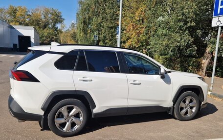 Toyota RAV4, 2020 год, 3 000 000 рублей, 2 фотография