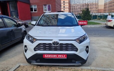 Toyota RAV4, 2020 год, 3 000 000 рублей, 9 фотография