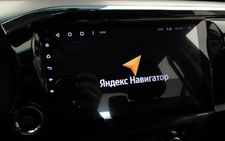 Toyota Hilux VIII, 2019 год, 3 700 000 рублей, 15 фотография