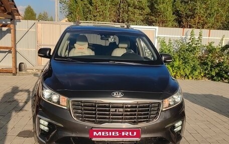 KIA Carnival III, 2018 год, 2 890 000 рублей, 3 фотография
