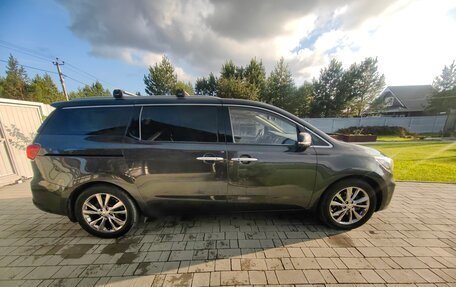 KIA Carnival III, 2018 год, 2 890 000 рублей, 5 фотография